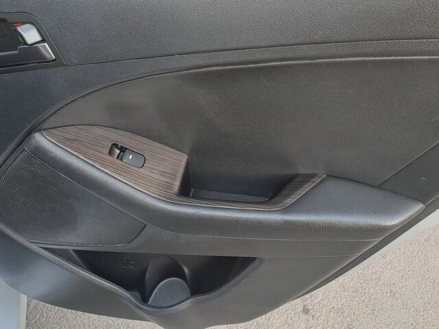 Сірий Кіа Інша, об'ємом двигуна 2 л та пробігом 260 тис. км за 7500 $, фото 17 на Automoto.ua