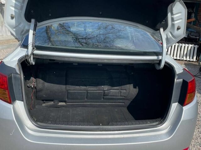 Серый Киа Другая, объемом двигателя 2 л и пробегом 185 тыс. км за 8000 $, фото 1 на Automoto.ua