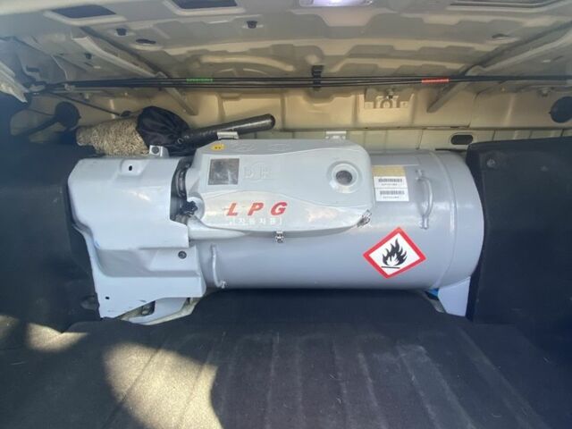 Серый Киа Другая, объемом двигателя 2 л и пробегом 191 тыс. км за 7300 $, фото 3 на Automoto.ua