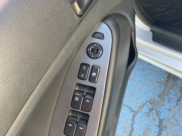 Серый Киа Другая, объемом двигателя 2 л и пробегом 191 тыс. км за 7300 $, фото 11 на Automoto.ua