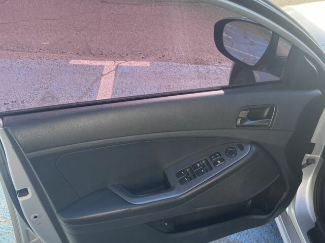 Серый Киа Другая, объемом двигателя 2 л и пробегом 191 тыс. км за 7300 $, фото 10 на Automoto.ua