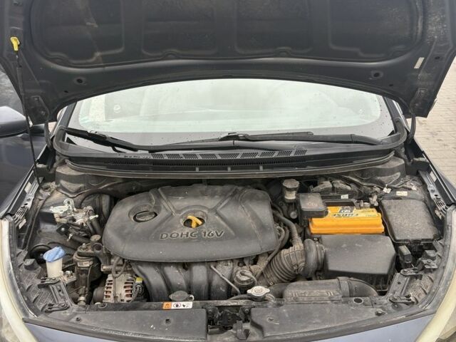 Серый Киа Другая, объемом двигателя 1.8 л и пробегом 217 тыс. км за 8000 $, фото 2 на Automoto.ua