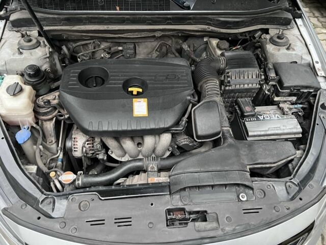 Сірий Кіа Інша, об'ємом двигуна 2 л та пробігом 200 тис. км за 6999 $, фото 6 на Automoto.ua