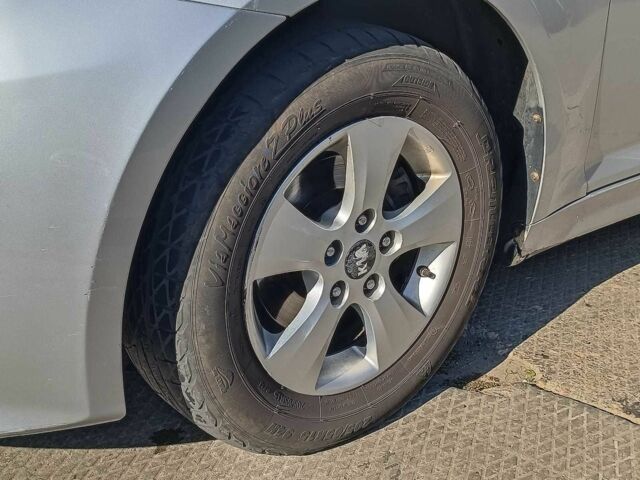 Сірий Кіа Інша, об'ємом двигуна 2 л та пробігом 365 тис. км за 6890 $, фото 3 на Automoto.ua