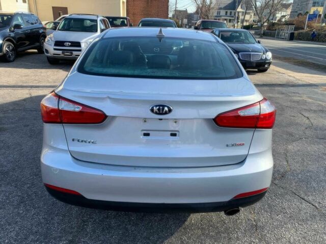 Серый Киа Другая, объемом двигателя 2 л и пробегом 73 тыс. км за 4200 $, фото 3 на Automoto.ua