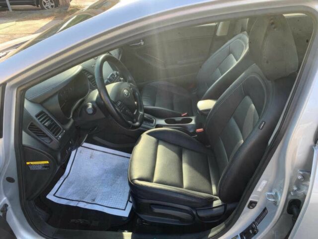 Серый Киа Другая, объемом двигателя 2 л и пробегом 73 тыс. км за 4200 $, фото 5 на Automoto.ua