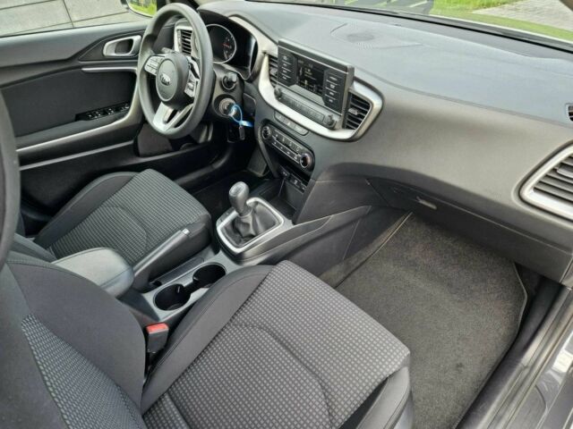 Сірий Кіа Інша, об'ємом двигуна 2 л та пробігом 48 тис. км за 14600 $, фото 6 на Automoto.ua