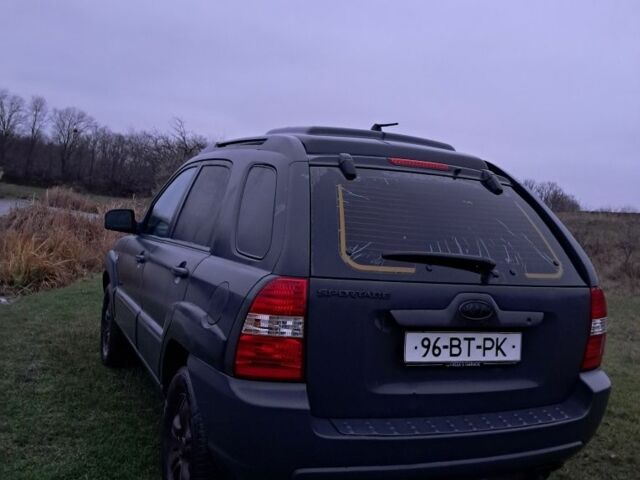 Серый Киа Другая, объемом двигателя 2 л и пробегом 315 тыс. км за 3313 $, фото 2 на Automoto.ua