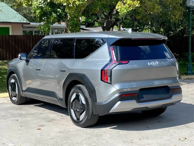 Сірий Кіа Інша, об'ємом двигуна 0 л та пробігом 12 тис. км за 14500 $, фото 5 на Automoto.ua