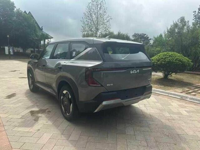 Сірий Кіа Інша, об'ємом двигуна 0 л та пробігом 1 тис. км за 22000 $, фото 4 на Automoto.ua