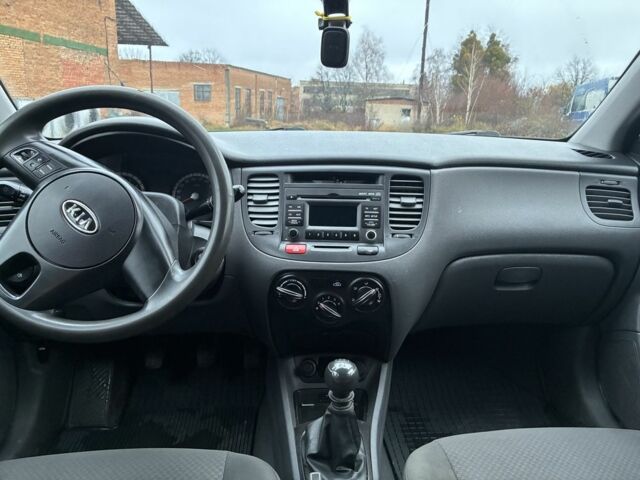 Синий Киа Другая, объемом двигателя 1.4 л и пробегом 130 тыс. км за 4400 $, фото 4 на Automoto.ua