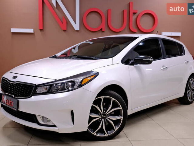 Белый Киа Форте, объемом двигателя 1.59 л и пробегом 90 тыс. км за 12500 $, фото 11 на Automoto.ua