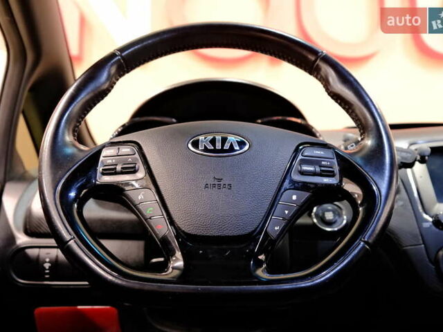 Белый Киа Форте, объемом двигателя 1.59 л и пробегом 90 тыс. км за 12500 $, фото 44 на Automoto.ua