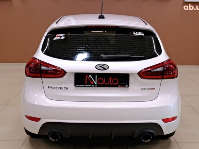 Белый Киа Форте, объемом двигателя 1.6 л и пробегом 90 тыс. км за 12500 $, фото 5 на Automoto.ua