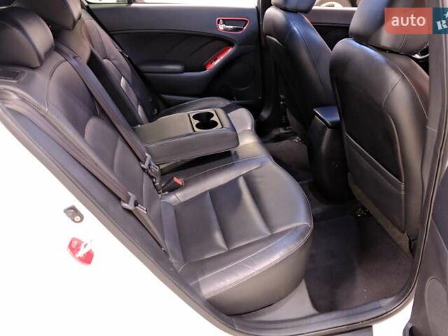 Белый Киа Форте, объемом двигателя 1.59 л и пробегом 90 тыс. км за 12500 $, фото 36 на Automoto.ua