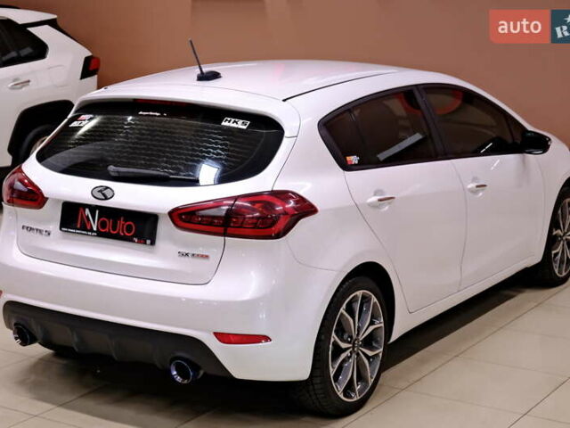 Белый Киа Форте, объемом двигателя 1.59 л и пробегом 90 тыс. км за 12500 $, фото 15 на Automoto.ua