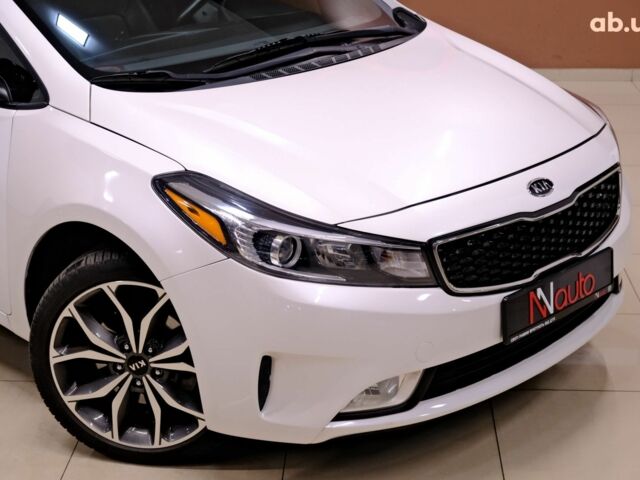 Белый Киа Форте, объемом двигателя 1.6 л и пробегом 90 тыс. км за 12500 $, фото 2 на Automoto.ua