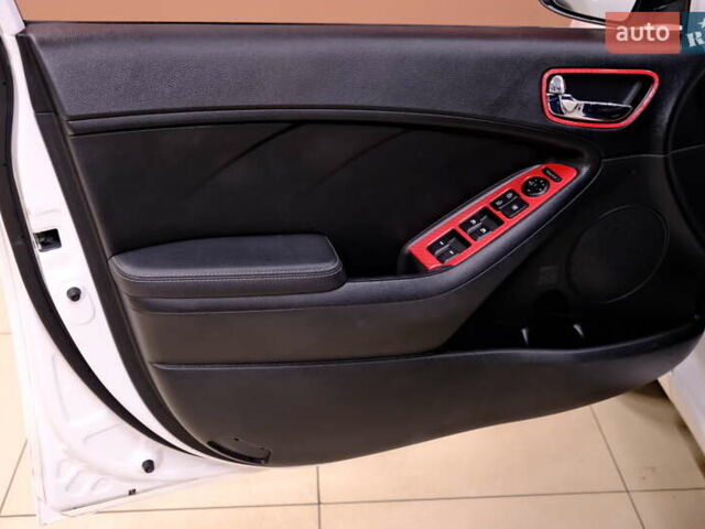 Белый Киа Форте, объемом двигателя 1.59 л и пробегом 90 тыс. км за 12500 $, фото 27 на Automoto.ua