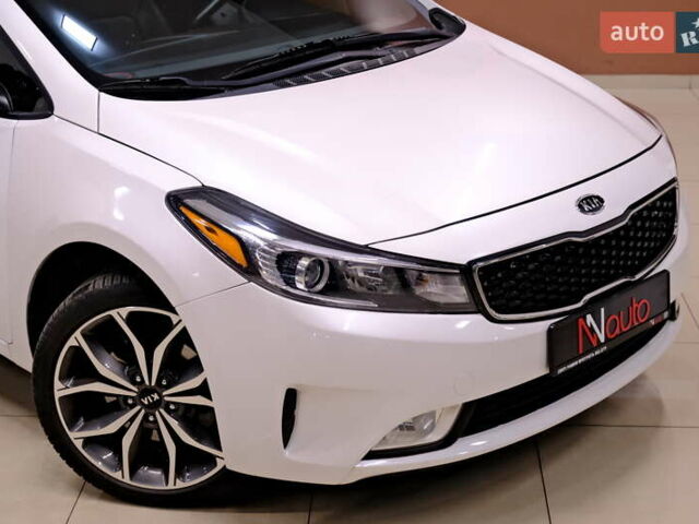 Белый Киа Форте, объемом двигателя 1.59 л и пробегом 90 тыс. км за 12500 $, фото 6 на Automoto.ua