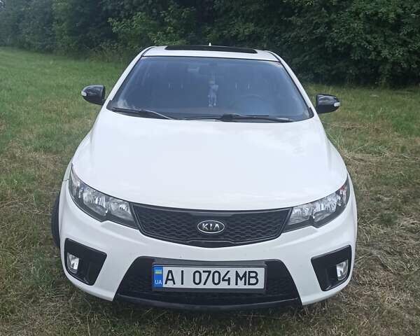 Белый Киа Форте, объемом двигателя 2 л и пробегом 187 тыс. км за 8500 $, фото 1 на Automoto.ua