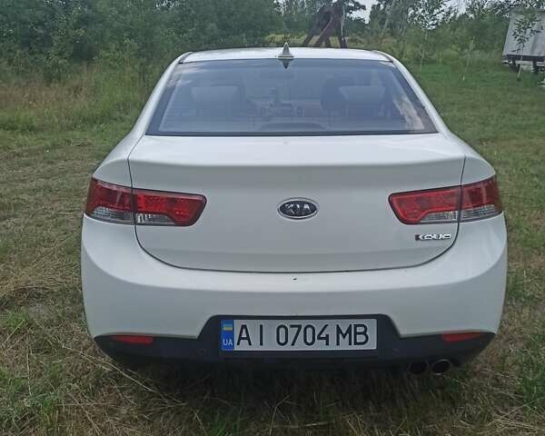 Белый Киа Форте, объемом двигателя 2 л и пробегом 187 тыс. км за 8500 $, фото 2 на Automoto.ua