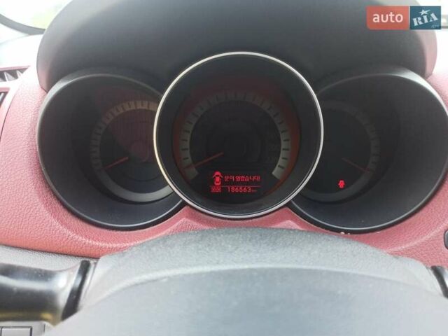 Белый Киа Форте, объемом двигателя 2 л и пробегом 187 тыс. км за 8500 $, фото 8 на Automoto.ua