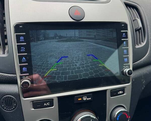 Белый Киа Форте, объемом двигателя 2 л и пробегом 209 тыс. км за 7500 $, фото 45 на Automoto.ua