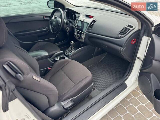 Белый Киа Форте, объемом двигателя 2 л и пробегом 209 тыс. км за 7500 $, фото 41 на Automoto.ua