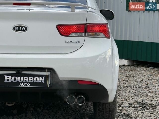 Белый Киа Форте, объемом двигателя 2 л и пробегом 210 тыс. км за 7290 $, фото 10 на Automoto.ua