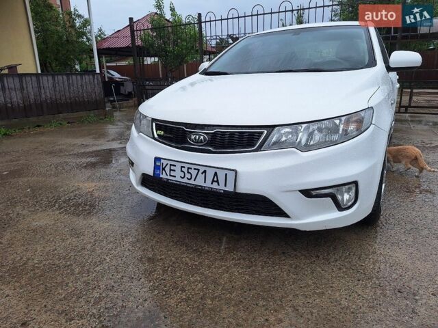 Білий Кіа Форте, об'ємом двигуна 1.59 л та пробігом 180 тис. км за 2999 $, фото 19 на Automoto.ua