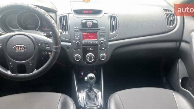 Киа Форте 2012 в Нетешине на Automoto.ua Белый Киа Форте, объемом двигателя 2 л и пробегом 213 тыс. км за 7400 $, фото 20 на Automoto.ua
