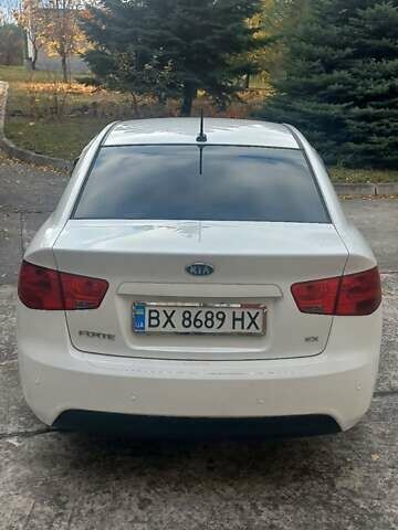 Киа Форте 2012 в Нетешине на Automoto.ua Белый Киа Форте, объемом двигателя 2 л и пробегом 213 тыс. км за 7400 $, фото 1 на Automoto.ua
