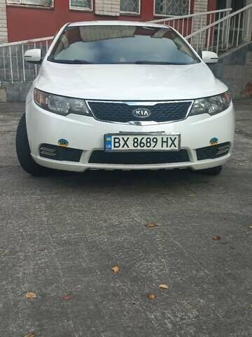 Киа Форте 2012 в Нетешине на Automoto.ua Белый Киа Форте, объемом двигателя 2 л и пробегом 213 тыс. км за 7400 $, фото 27 на Automoto.ua