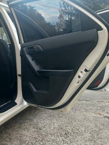 Киа Форте 2012 в Нетешине на Automoto.ua Белый Киа Форте, объемом двигателя 2 л и пробегом 213 тыс. км за 7400 $, фото 12 на Automoto.ua