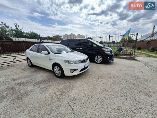 Білий Кіа Форте, об'ємом двигуна 1.59 л та пробігом 180 тис. км за 2999 $, фото 16 на Automoto.ua