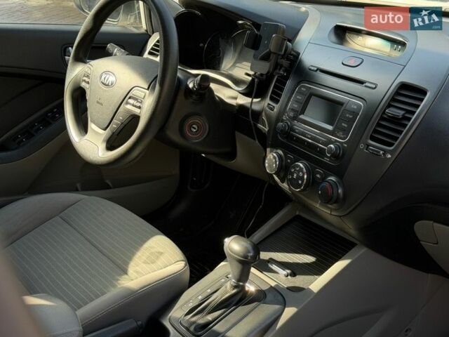Білий Кіа Форте, об'ємом двигуна 1.8 л та пробігом 202 тис. км за 7950 $, фото 22 на Automoto.ua