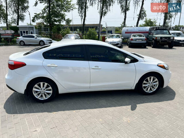 Белый Киа Форте, объемом двигателя 1.8 л и пробегом 105 тыс. км за 9600 $, фото 4 на Automoto.ua