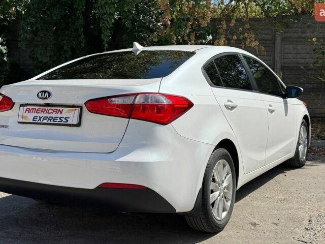 Білий Кіа Форте, об'ємом двигуна 1.8 л та пробігом 28 тис. км за 9990 $, фото 6 на Automoto.ua