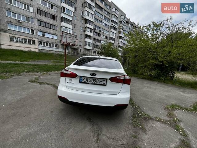 Белый Киа Форте, объемом двигателя 1.8 л и пробегом 178 тыс. км за 8300 $, фото 26 на Automoto.ua