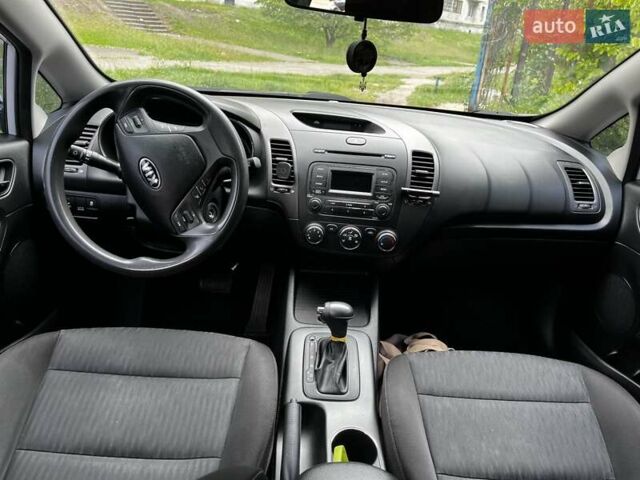 Белый Киа Форте, объемом двигателя 1.8 л и пробегом 178 тыс. км за 8300 $, фото 35 на Automoto.ua