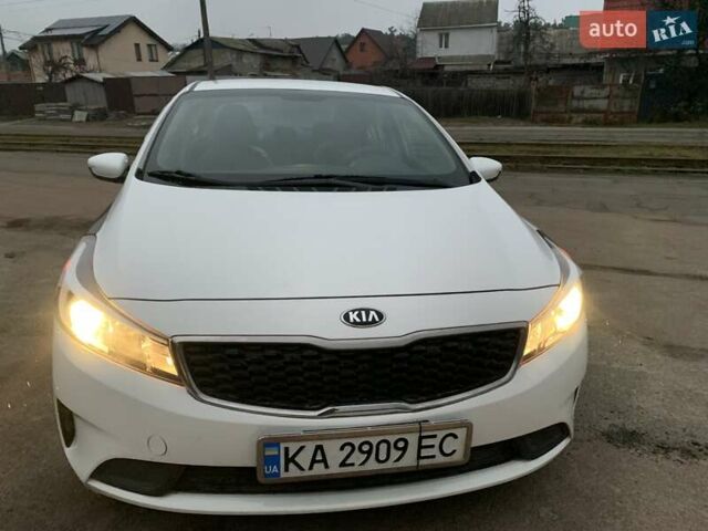 Белый Киа Форте, объемом двигателя 2 л и пробегом 119 тыс. км за 6277 $, фото 3 на Automoto.ua