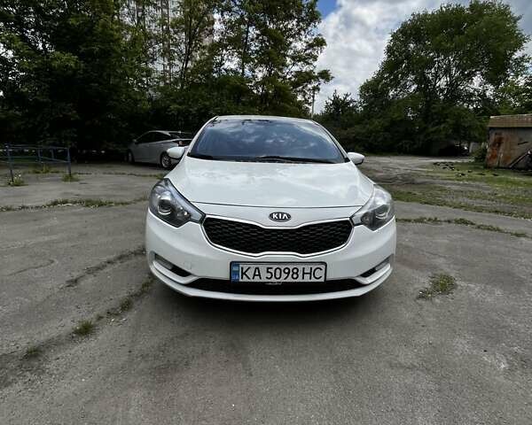 Белый Киа Форте, объемом двигателя 1.8 л и пробегом 178 тыс. км за 8300 $, фото 2 на Automoto.ua