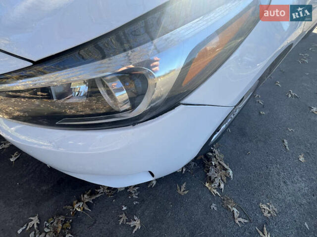 Білий Кіа Форте, об'ємом двигуна 2 л та пробігом 230 тис. км за 9300 $, фото 10 на Automoto.ua