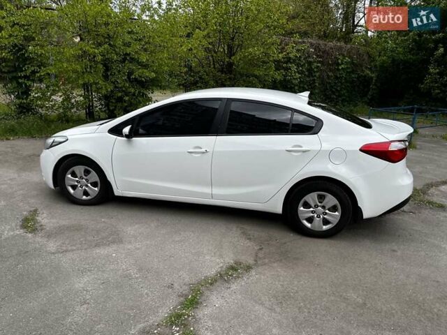 Белый Киа Форте, объемом двигателя 1.8 л и пробегом 178 тыс. км за 8300 $, фото 12 на Automoto.ua