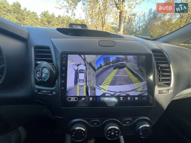 Білий Кіа Форте, об'ємом двигуна 2 л та пробігом 230 тис. км за 9300 $, фото 8 на Automoto.ua