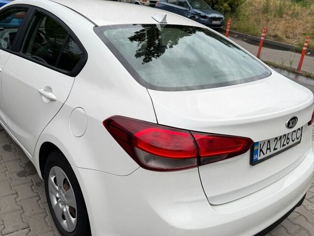 Белый Киа Форте, объемом двигателя 2 л и пробегом 205 тыс. км за 8200 $, фото 11 на Automoto.ua