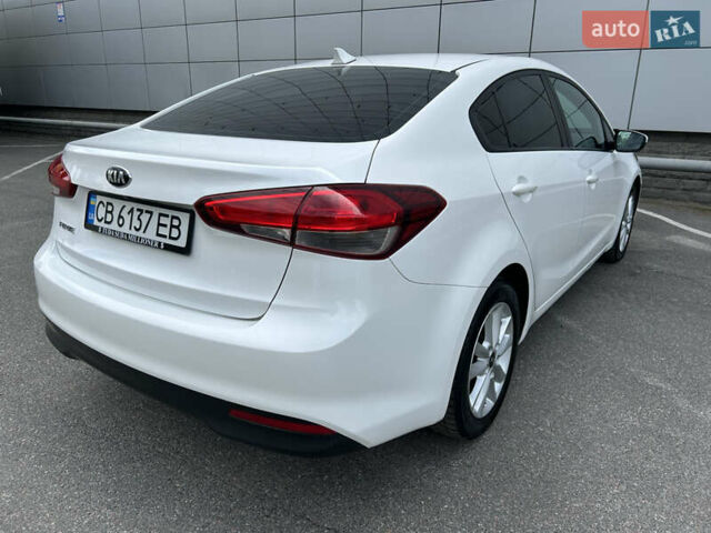 Белый Киа Форте, объемом двигателя 2 л и пробегом 135 тыс. км за 10200 $, фото 14 на Automoto.ua