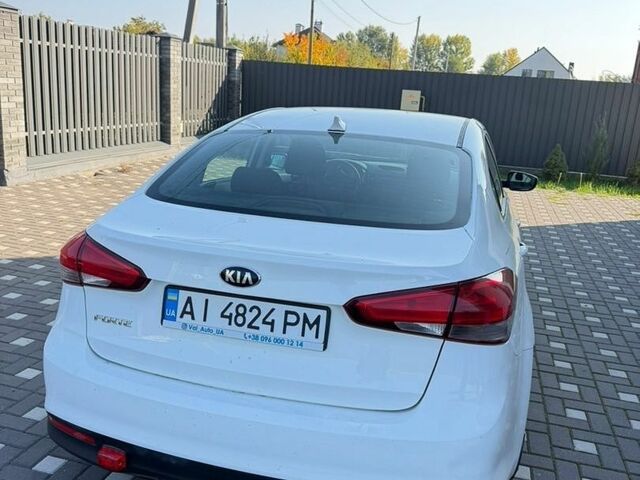 Белый Киа Форте, объемом двигателя 2 л и пробегом 157 тыс. км за 8700 $, фото 4 на Automoto.ua