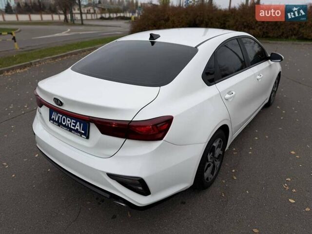 Белый Киа Форте, объемом двигателя 2 л и пробегом 128 тыс. км за 13500 $, фото 27 на Automoto.ua