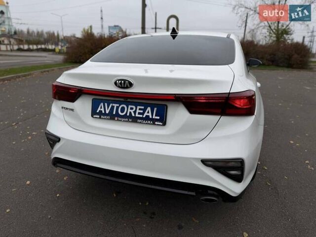 Белый Киа Форте, объемом двигателя 2 л и пробегом 128 тыс. км за 13500 $, фото 29 на Automoto.ua